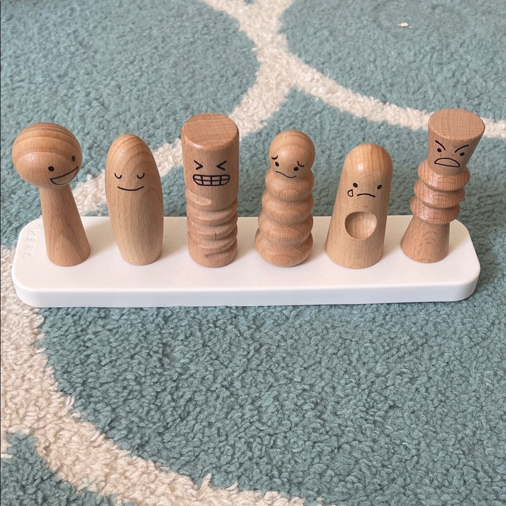 Lovevery Wooden Emotion Peg Toy Set - Natural Wood